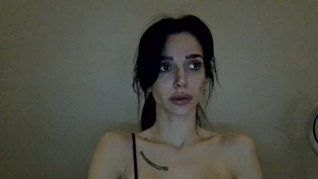 Snapshot of gloriyapg chatting on January 11, 4:34 pm gloriyapg online show from January 11, 4:34 pm