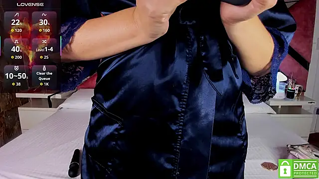 Lily Queen30 online show from March 6, 8:27 pm