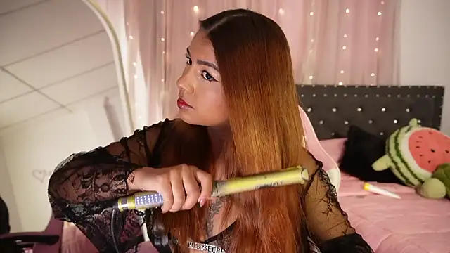 Snapshot of Missara_ chatting on March 13, 9:43 pm Missara online show from March 13, 9:43 pm