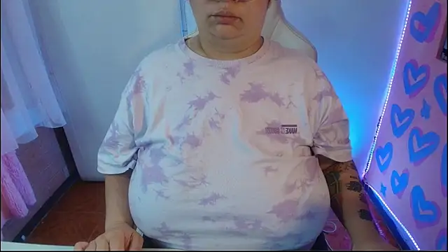 Snapshot of kattybbwbigboobs_ chatting on February 8, 12:14 am kattybbwbigboobs online show from February 8, 12:14 am