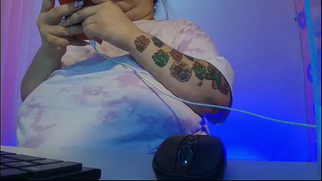 Snapshot of kattybbwbigboobs_ chatting on February 8, 5:16 pm kattybbwbigboobs online show from February 8, 5:16 pm