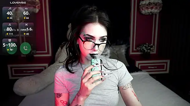 Snapshot of FetishForCassie chatting on May 1, 3:22 am FetishForCassie online show from May 1, 3:22 am