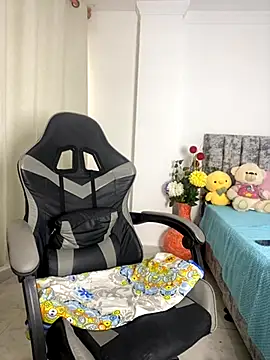 Snapshot of _emiily_pink chatting on November 11, 1:00 pm emiily pink online show from November 11, 1:00 pm