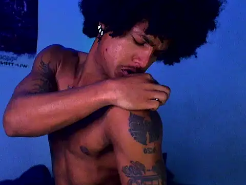 Snapshot of Arthur_1126 chatting on March 3, 1:17 pm Arthur 1126 online show from March 3, 1:17 pm