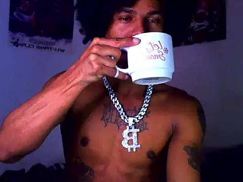 Snapshot of Arthur_1126 chatting on March 7, 2:14 pm Arthur 1126 online show from March 7, 2:14 pm