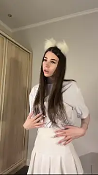 ShennaKoerper online show from December 17, 8:31 am