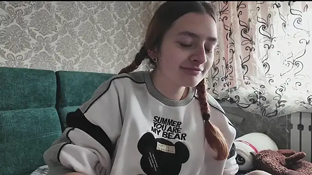 SweetLiaison online show from April 14, 6:08 am