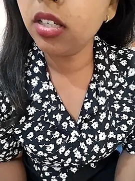 Sexy Divya   online show from May 9, 6:18 am