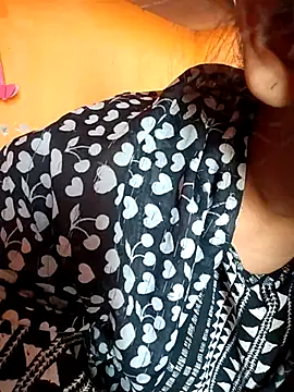 Snapshot of Sexy_Divya__ chatting on June 26, 1:32 am Sexy Divya online show from June 26, 1:32 am