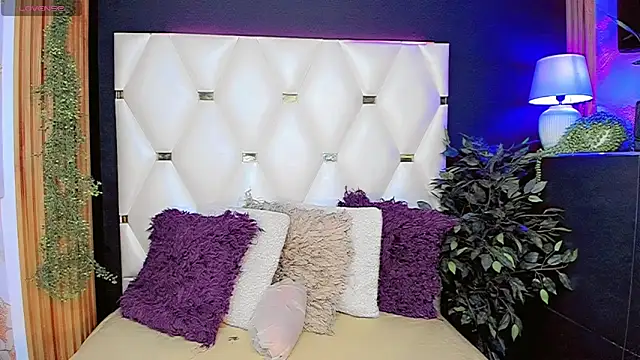 AnnaRouseQueen online show from May 5, 7:44 pm