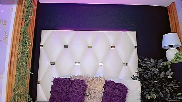AnnaRouseQueen online show from May 7, 7:52 pm
