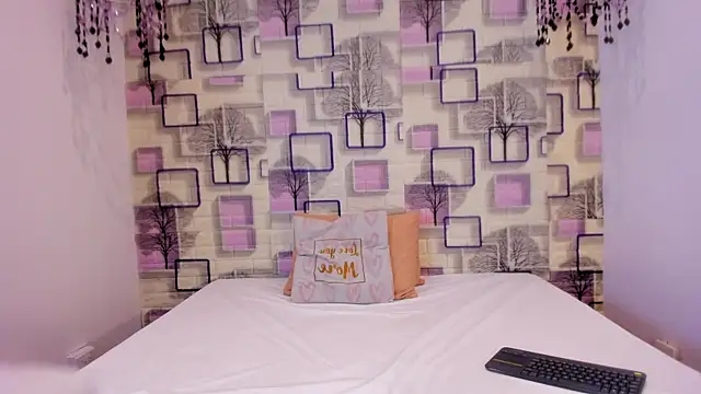 Snapshot of meredith_jones chatting on July 2, 3:23 am meredith jones online show from July 2, 3:23 am