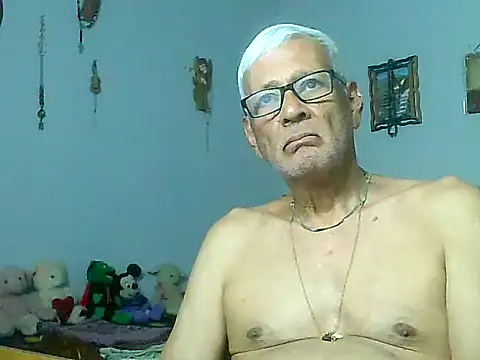 dirtysluttyfist online show from December 3, 2:30 am