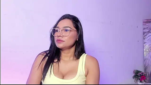 katemooss  online show from February 11, 12:32 pm