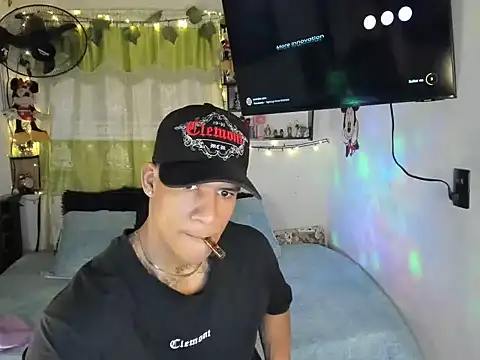 JUANBIGCOCK21CM online show from June 22, 7:00 pm