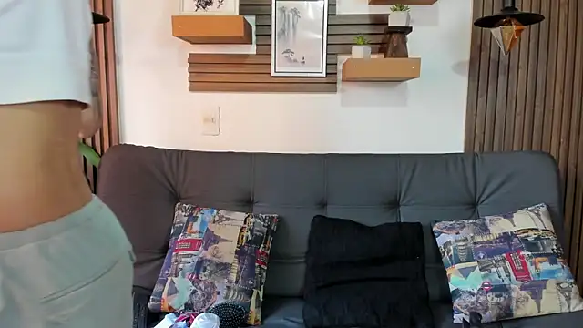 Snapshot of Melany_27 chatting on November 11, 2:28 pm Melany 27 online show from November 11, 2:28 pm