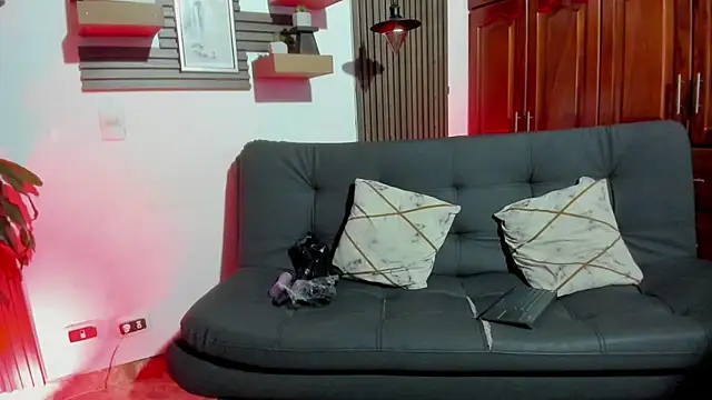 Snapshot of Melany_27 chatting on December 4, 2:26 pm Melany 27 online show from December 4, 2:26 pm