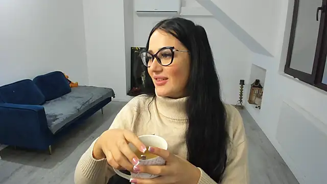 AnyaEvy online show from December 23, 4:43 am