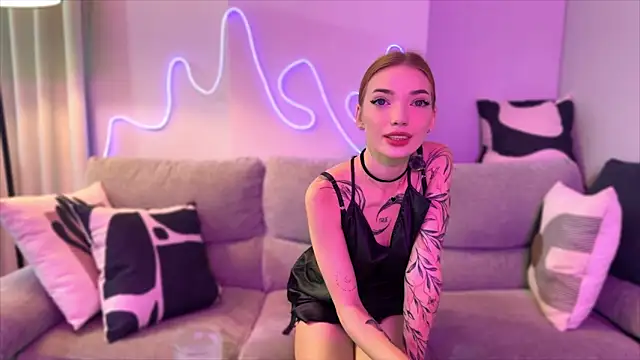 Snapshot of LinaaVelle chatting on March 23, 12:36 am LinaaVelle online show from March 23, 12:36 am