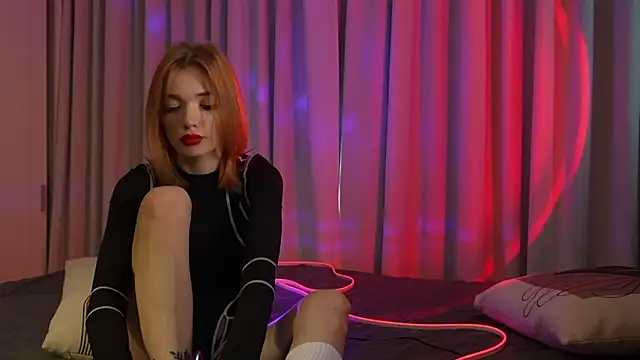 LinaaVelle online show from May 3, 3:12 am