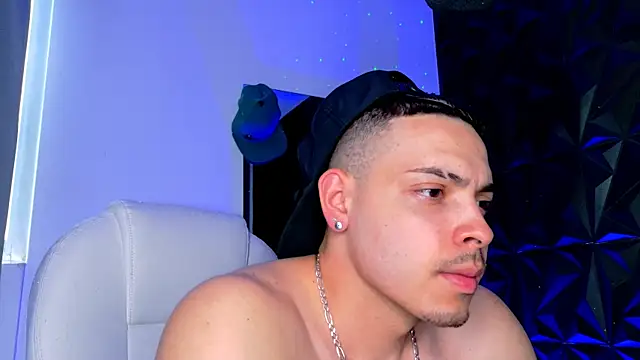 Maxwell Dupont online show from January 9, 8:43 pm