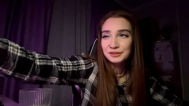 Snapshot of HollyPaw chatting on November 28, 5:04 pm HollyPaw online show from November 28, 5:04 pm