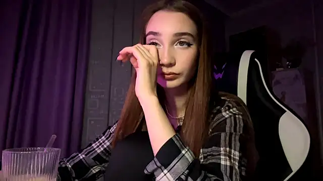 Snapshot of HollyPaw chatting on November 29, 5:16 pm HollyPaw online show from November 29, 5:16 pm