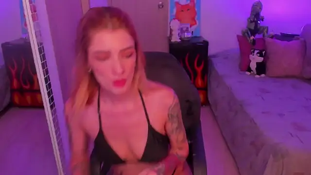 Snapshot of rotwallace chatting on July 17, 10:36 pm rotwallace online show from July 17, 10:36 pm