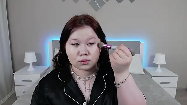 EvaNova  online show from January 9, 12:30 pm