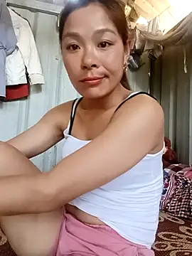 Lyla john online show from March 30, 9:10 am