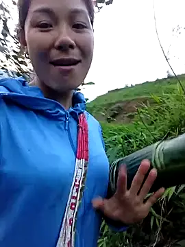 Lyla john online show from March 31, 11:10 am