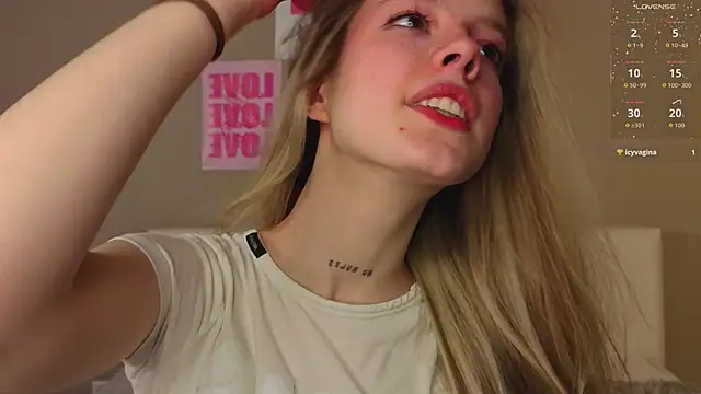 TiffinyMergist online show from February 10, 8:35 pm