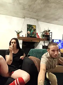 Snapshot of MickNanaa chatting on December 2, 9:58 am MickNanaa online show from December 2, 9:58 am