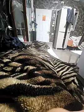 Saddamzaid1985 online show from April 24, 12:51 pm