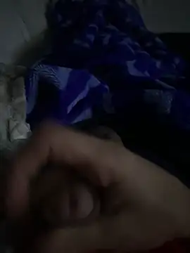 Snapshot of groschibre40100 chatting on December 18, 10:16 pm groschibre40100 online show from December 18, 10:16 pm