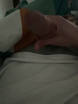 Snapshot of groschibre40100 chatting on March 10, 12:04 am groschibre40100 online show from March 10, 12:04 am