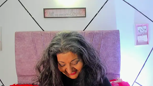 Victoriaa Anderson online show from January 16, 1:26 pm