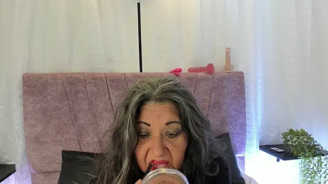 Snapshot of Victoriaa_Anderson chatting on April 13, 2:11 pm Victoriaa Anderson online show from April 13, 2:11 pm