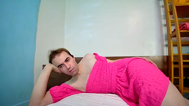 Snapshot of albertpassive chatting on June 10, 5:23 pm albertpassive online show from June 10, 5:23 pm
