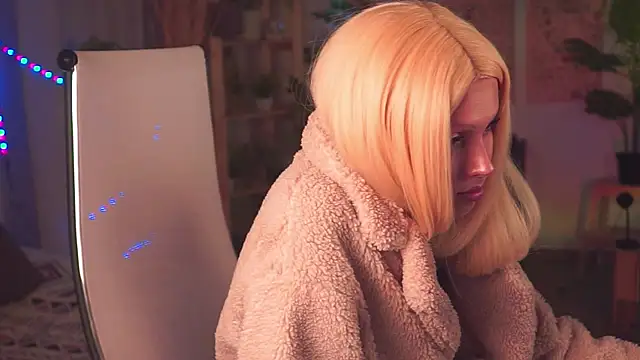 Snapshot of FrancescaCavaliere chatting on November 27, 9:44 am FrancescaCavaliere online show from November 27, 9:44 am