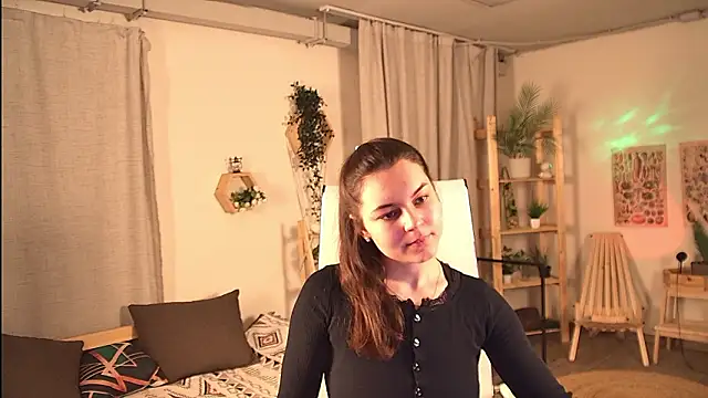 Snapshot of FrancescaCavaliere chatting on March 7, 9:28 am FrancescaCavaliere online show from March 7, 9:28 am