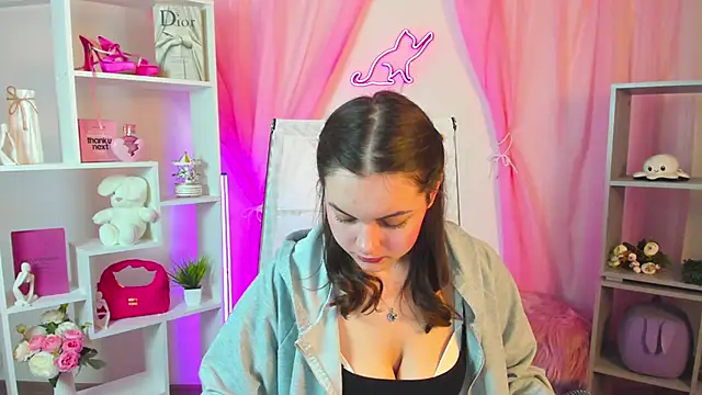 Snapshot of FrancescaCavaliere chatting on March 20, 11:26 am FrancescaCavaliere online show from March 20, 11:26 am