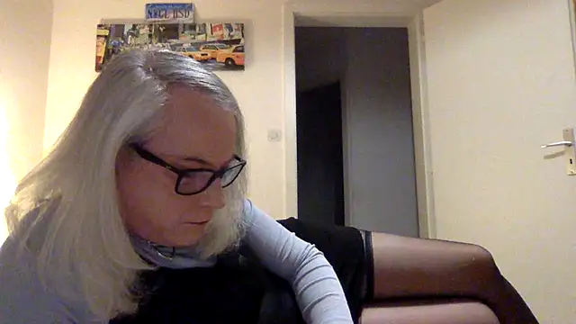Snapshot of nicohumm chatting on March 15, 8:43 pm nicohumm online show from March 15, 8:43 pm