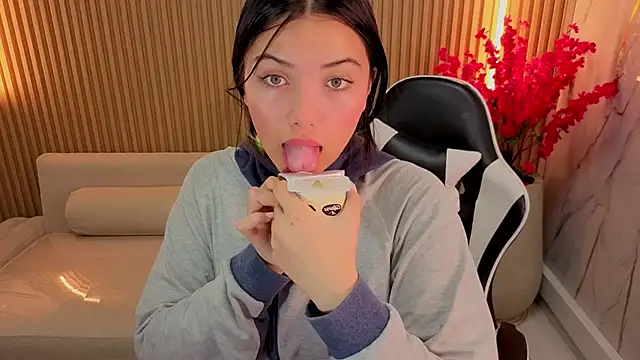 Snapshot of venus_velvet_tp chatting on March 14, 1:05 pm venus velvet tp online show from March 14, 1:05 pm