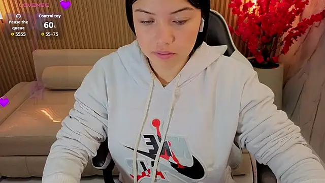 Snapshot of venus_velvet_tp chatting on March 21, 1:05 pm venus velvet tp online show from March 21, 1:05 pm