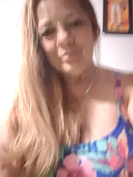 karlaanqui1 online show from May 17, 10:33 am