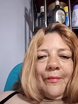 karlaanqui1 online show from May 19, 10:43 am