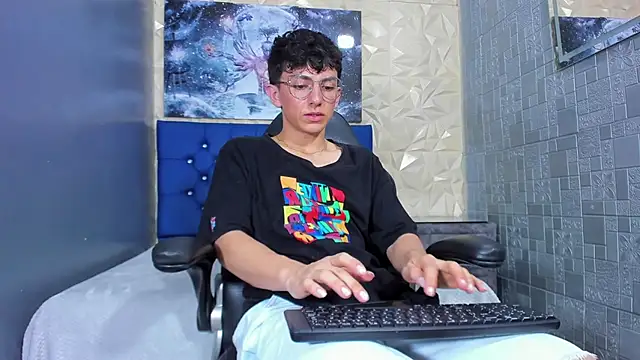ElanGiraldo online show from April 27, 12:19 am