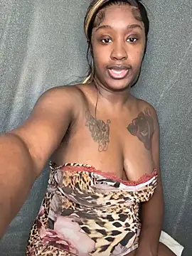 ToyaThick online show from December 3, 5:55 pm