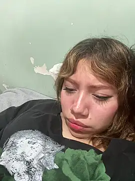 latinahorny11 online show from February 5, 4:28 am